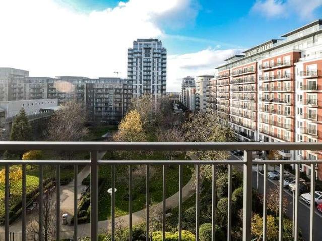 Flat for sale in Colindale, Greater London