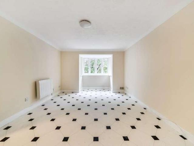 Flat for sale in Slade Park, Oxford
