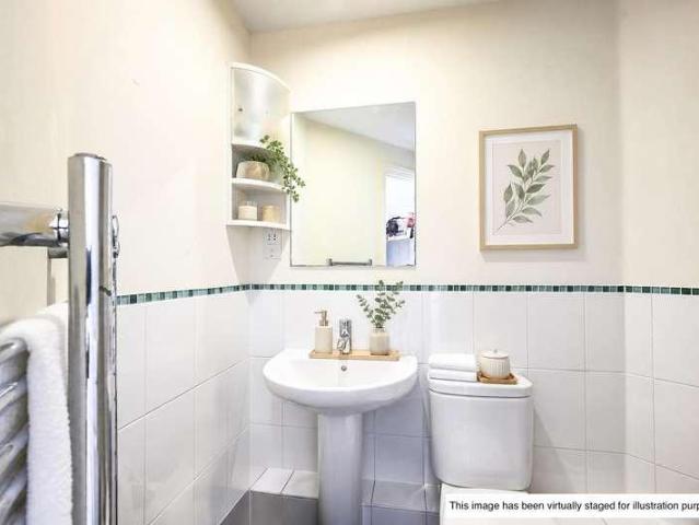 Flat for sale in Palmers Green, Greater London