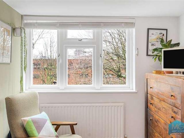 Flat for sale in Holloway, Lower Holloway