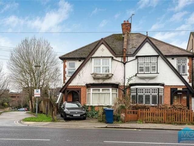 Flat for sale in Finchley, Greater London