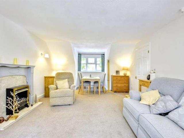 Flat for sale in Derby, Risley