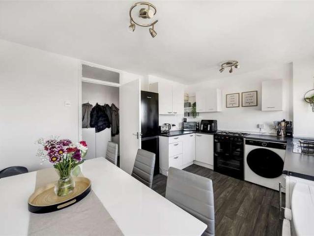 Flat for sale in Portland, Weston
