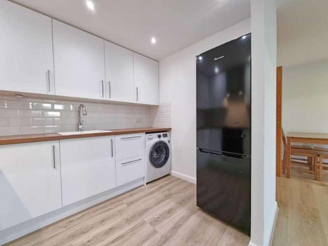 Flat for sale in Key Street, Suffolk