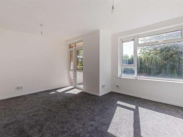 Flat for sale in Penylan, Cardiff