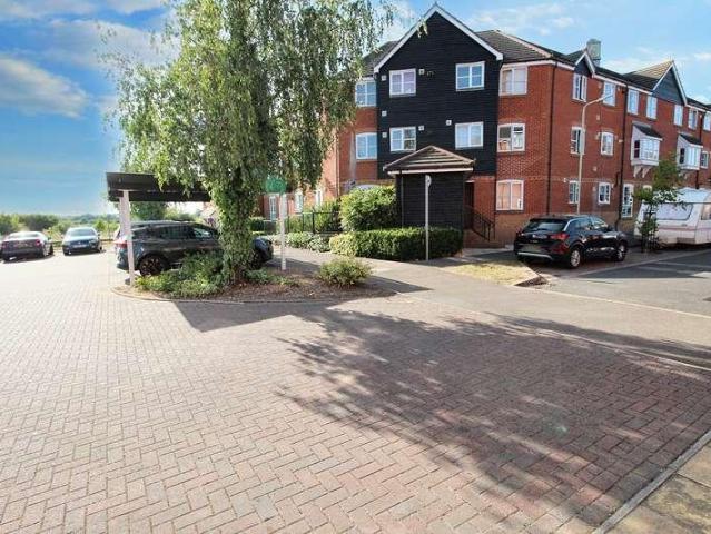 Flat for sale in Bridgefield, Kent