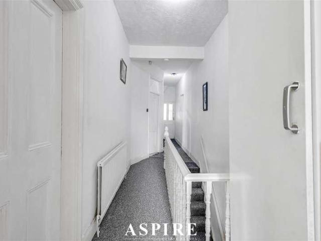 Flat for sale in Milton, Alton Barnes