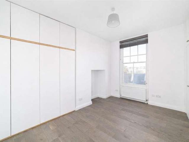 Flat for sale in West Hampstead, Greater London