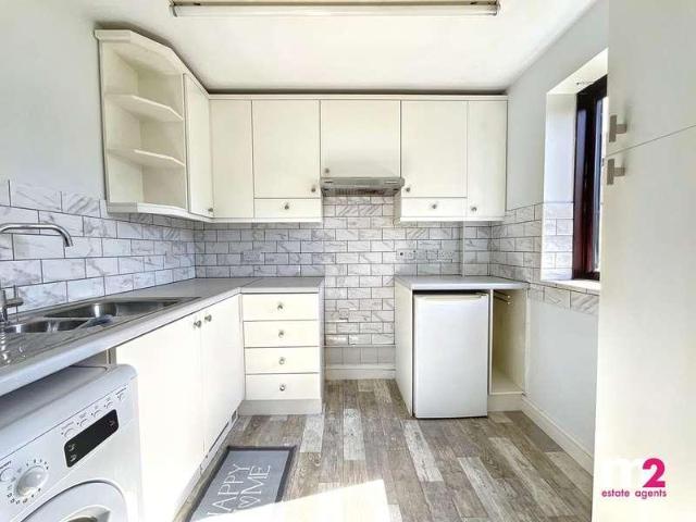 Flat for sale in Caerleon, Wales