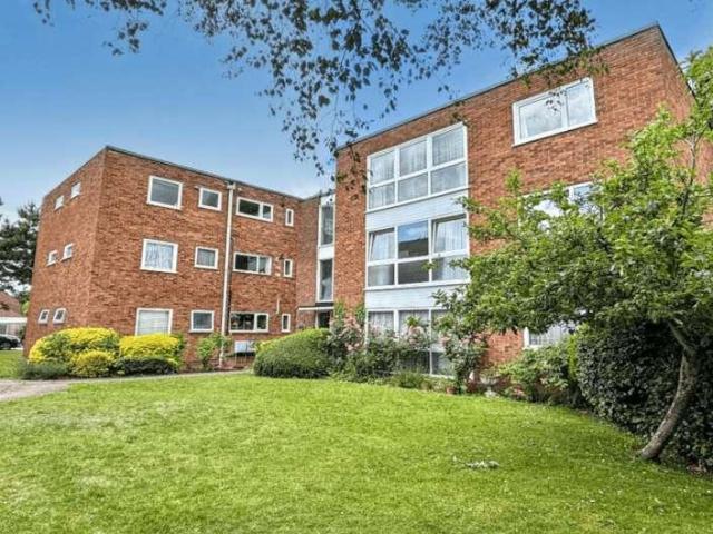 Flat for sale in North Watford