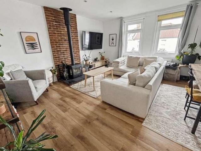 Flat for sale in Talbot Village, Bournemouth