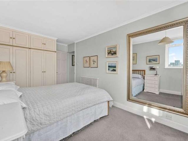 Flat for sale in Churchill Gardens Estate, Greater London