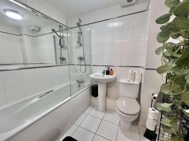 Flat for sale in Ashton upon Mersey, Trafford Park