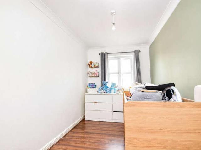 Flat for sale in Well Hall, Greater London