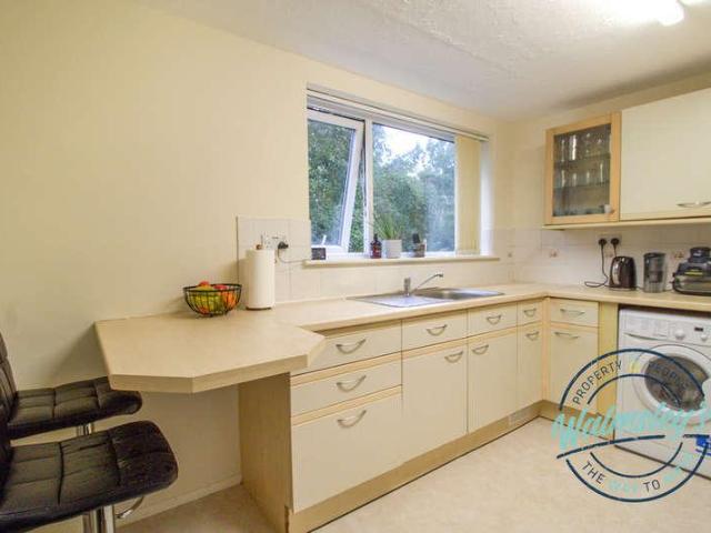 Flat for sale in Stoke Aldermoor, Coventry