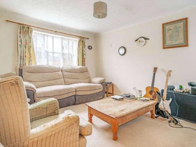 Flat for sale in Cross In Hand, East Sussex