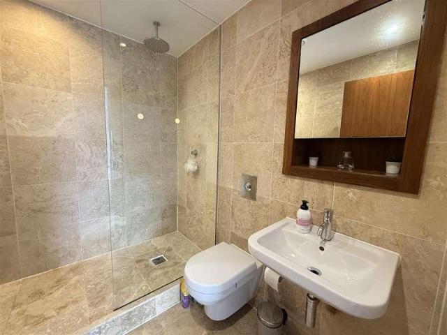 Flat for sale in Georgia, Greater Manchester