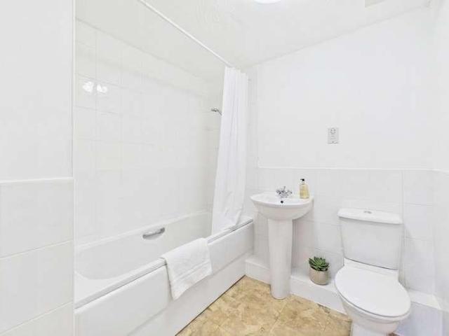 Flat for sale in Wilderspool, Warrington