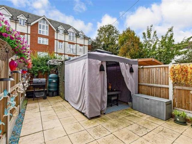 Flat for sale in West Cliff, Thanet
