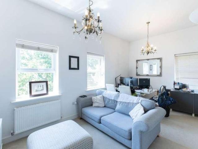 Flat for sale in North Horsham, Horsham