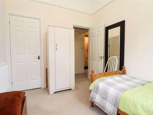 Flat for sale in North Horsham, Horsham