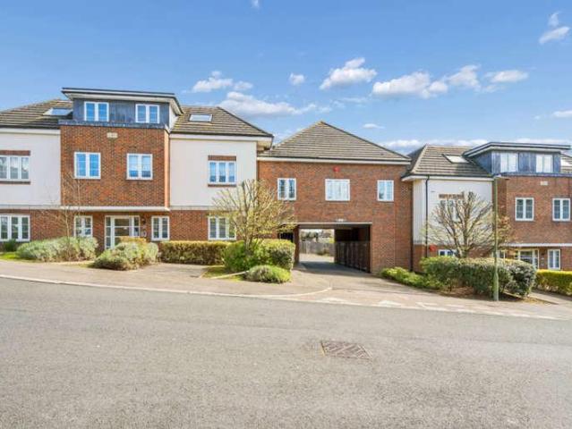 Flat for sale in North Watford