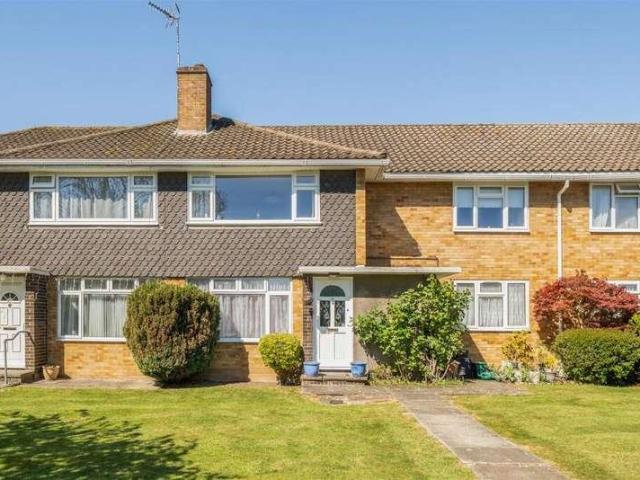 Flat for sale in Kingsbury, Greater London