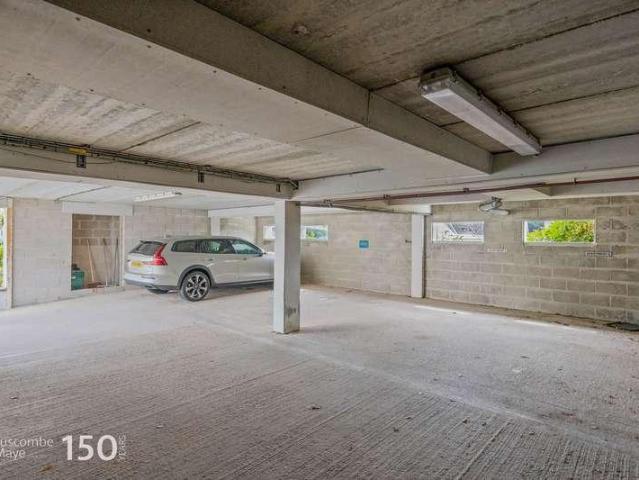 Flat for sale in Strode, Devon