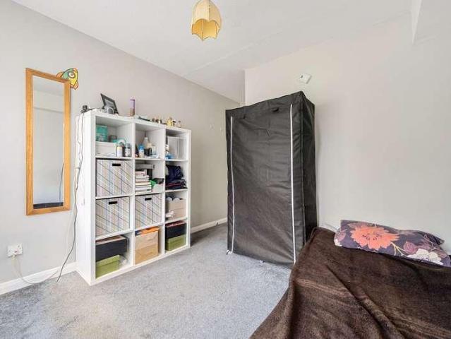 Flat for sale in Slough