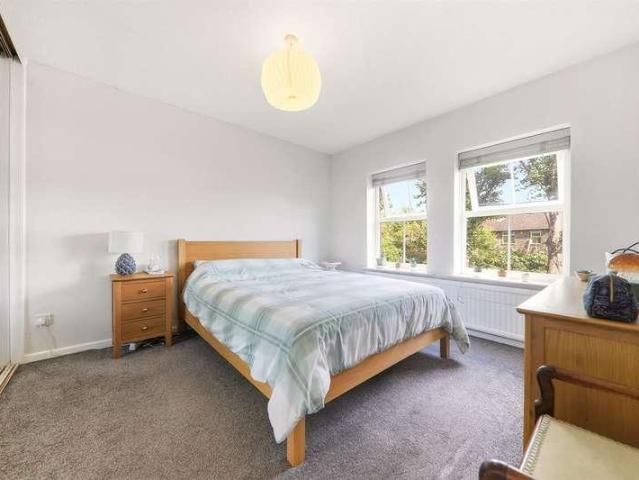 Flat for sale in Meanwood, Leeds