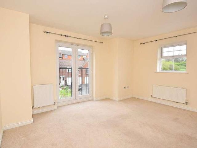 Flat for sale in Wincanton, Somerset
