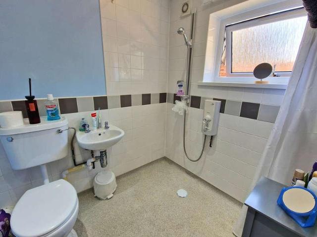 Flat for sale in Porthcawl, Nottage