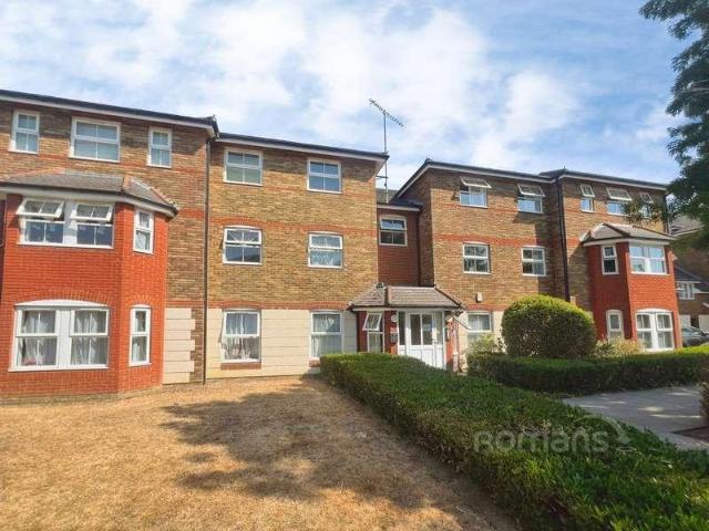 Flat for sale in Aldershot, Hampshire