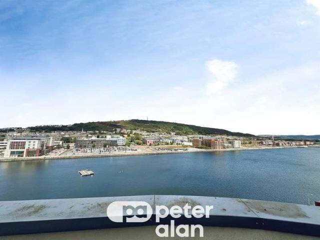 Flat for sale in SA1 Swansea Waterfront, Nangreaves