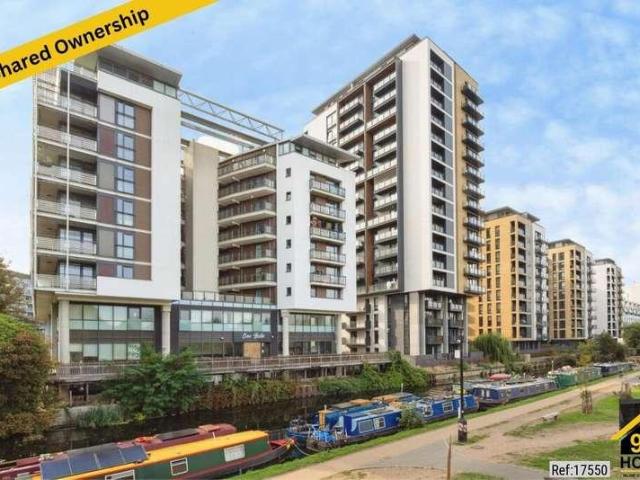Flat for sale in Suttons Wharf, Greater London
