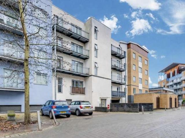 Flat for sale in Hythe, Colchester