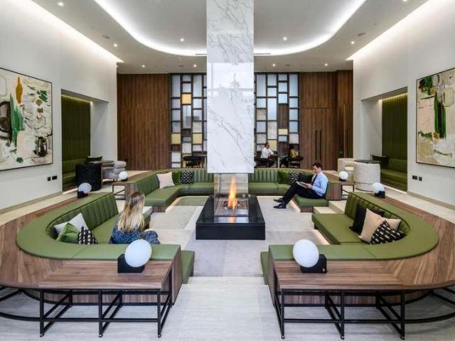 Flat for sale in Shepherd's Bush, Greater London