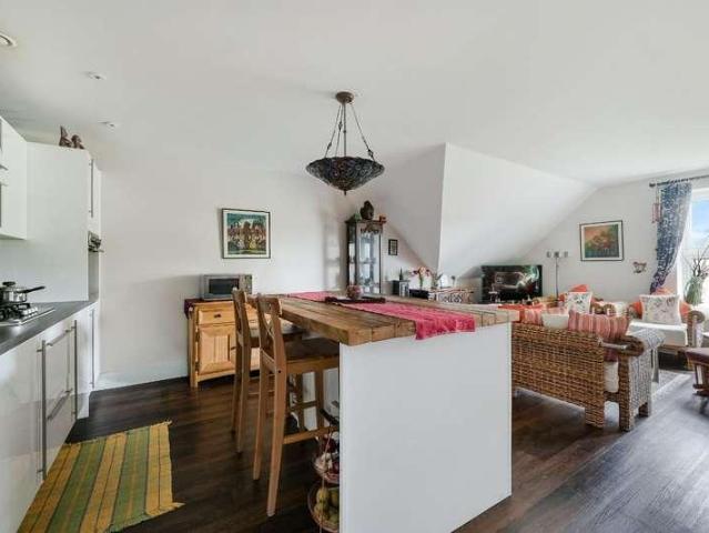Flat for sale in The Wells, Surrey