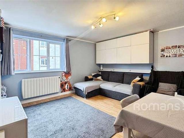 Flat for sale in North Town, Aldershot
