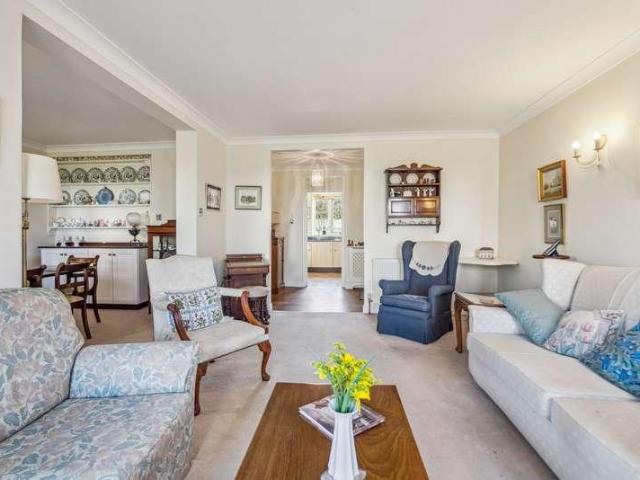 Flat for sale in Windsor, Bray Wick