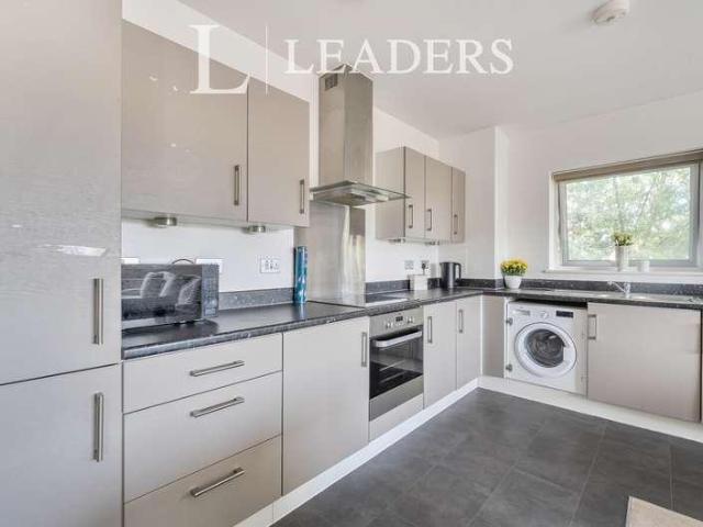 Flat for sale in Brook Street, Bourne Vale