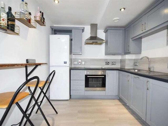 Flat for sale in Ropewalks, Calderstones