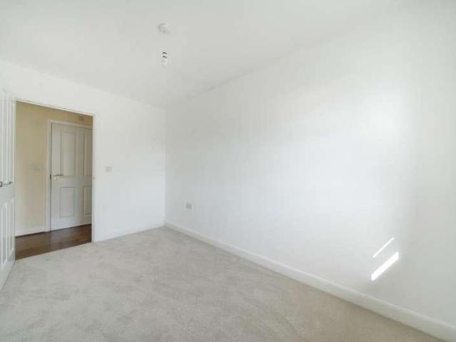 Flat for sale in Speen