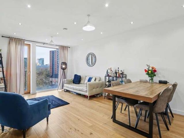 Flat for sale in Blackfriars, Salford