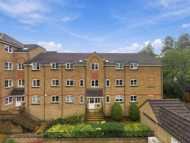 Flat for sale in Folly Island, East Hertfordshire