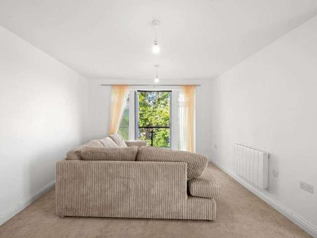Flat for sale in Cross In Hand, East Sussex