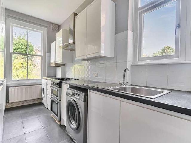 Flat for sale in Upper Sydenham, Greater London