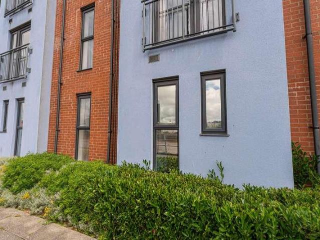 Flat for sale in Wales
