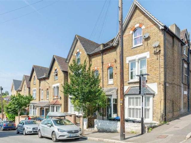Flat for sale in London Borough of Croydon, Upper Norwood