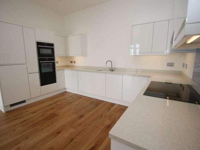 Flat for sale in Clevedon, North Somerset